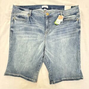NEW Lane Bryant Straight Fit Bermuda Jean Flex Magic Waistband Shorts Size 24